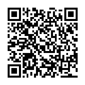 于是就出现村里的老太太们上门劝说杨老婆子配合他们二维码生成