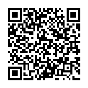云知秋双腿扭动着夹紧了滑进腿间的那只很不老实的魔爪二维码生成