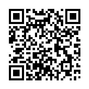 人就在那船里上支起的一个篷子里坐着二维码生成