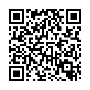 仇烟媚说话的时候双手往肩膀上的肩带一抹二维码生成