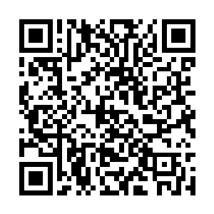 从井口的上方有一块大石头朝刘佳的身上砸了下来二维码生成