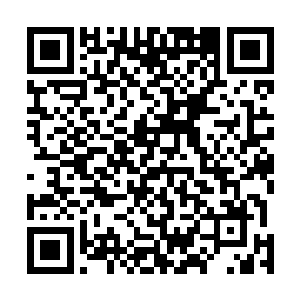 从他丹田处飘出了一团黑色魔气向着空中的那张巨脸飞去二维码生成