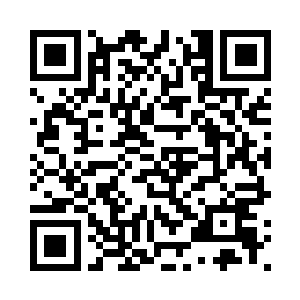 从后面抱住忻子的肩膀一起抖着笑二维码生成