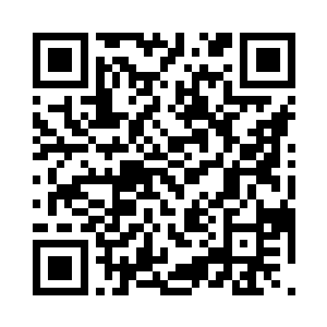 从容的话语优雅地从对方的嘴唇里说出二维码生成
