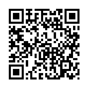 从旁边抽出了一把弯刀就冲了出去二维码生成