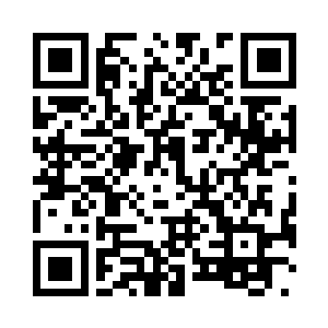 从白色女子愤怒的表情上可以看出二维码生成