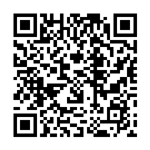 从祭台和那座血祭熔炉上那些繁复难明的符文就可以知道二维码生成