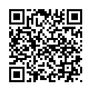 从舱内走出的都是全副武装的战士二维码生成