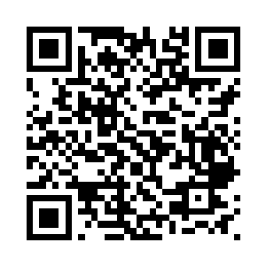 从血炉上方的四方鼎壁中冒了出来二维码生成