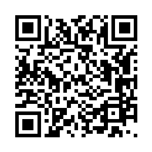 他一转身看向了被捆绑的母亲与妹妹二维码生成