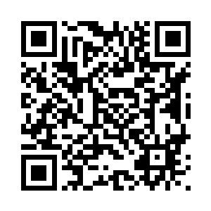 他也只能在脸上挤出一丝的笑容来二维码生成
