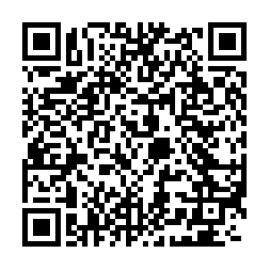 他也忽然感觉到一种特殊的吸引力从他那按在祖巫残骸上的右手中涌现二维码生成