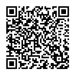 他从地面上悄悄飞到人族骑士返回战堡的必经之路的下面潜伏着……二维码生成