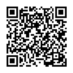 他们三人均曾无数次动过那种抓住这家伙狠狠蹂躏二维码生成