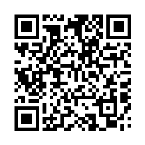 他们不能置信地看着那道从天而降的光柱二维码生成