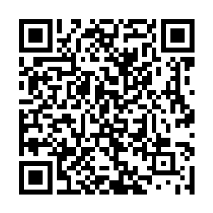 他们甚至都没有看地上的尸体一眼就走进了大门里面二维码生成