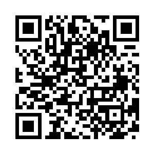 他们的目光一直盯着我们这边直到走远二维码生成