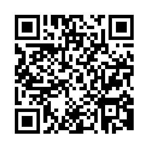 他们身后的大卡车被撞得向后一阵倒退二维码生成