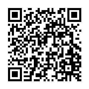 他们非常随便地东摸一下一抓一下去逗那些女学生二维码生成