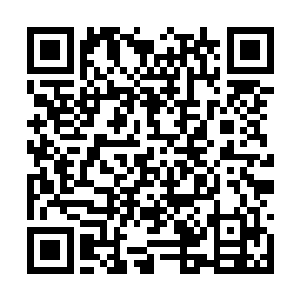 他便成功的将自己摆在了一个无害却有利的位置上二维码生成