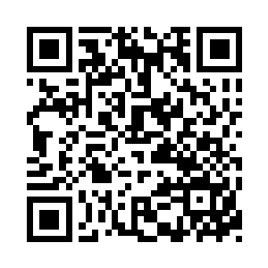 他只是那般慵懒地朝身后的树干之上一靠二维码生成