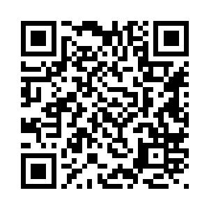 他只顾盯着爱人英俊不凡的侧脸看二维码生成