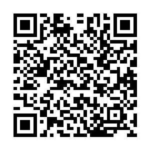 他和那几个伪装成一般黑人民众的赤潮队员继续向里面挤着二维码生成