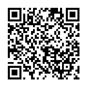 他和黛玻菈在阿布扎比现身的照片就出现了主流媒体上二维码生成