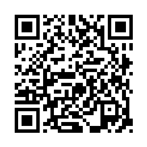 他头一次是跟一个叫做陈虹的女子一起来的二维码生成