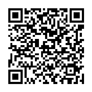 他头顶之上的白云突然被一缕青色的火焰燃烧起来二维码生成