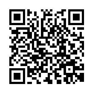 他好看的眉心拧出了两条深深的沟壑二维码生成