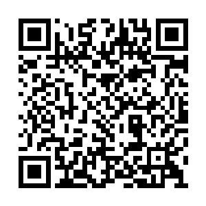 他对隐藏在四周的人打了一声招呼抬脚就向走去二维码生成