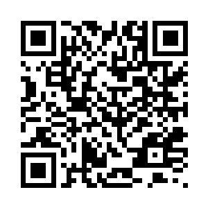 他将原本放在柜台上的包袱收了去二维码生成