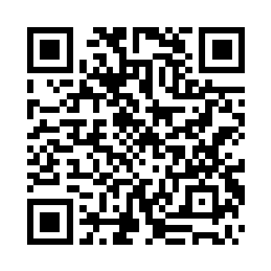 他就这么众目睽睽之下踩着凳子上了擂台二维码生成