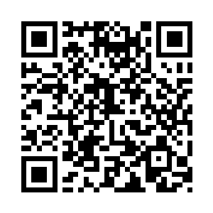 他居然是用手心朝上的姿势把手伸进去的二维码生成