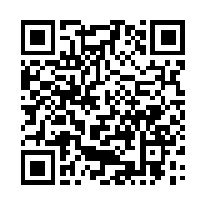他并没有指望这些外来者会对雕像行礼二维码生成