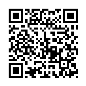 他忍不住抱起来婴儿车里的小公主二维码生成