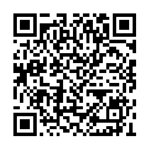 他手上的铁钩不但能施展出威力莫大的攻击神通二维码生成