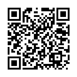 他手里保持着握着战刀横在面前的姿势二维码生成