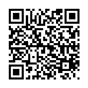 他把下巴轻轻的搁在程兆儿的头顶处二维码生成