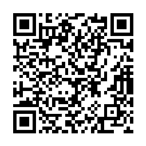 他搬到她的单身宿舍去……当着整个省厅的面……二维码生成
