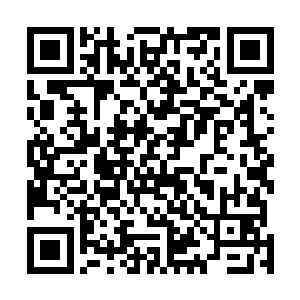 他最终还是将自己手中最强大的一张自保底牌给留了下来二维码生成