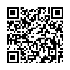 他气喘吁吁地站在一个大门的外面二维码生成