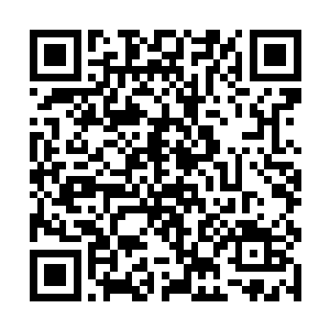 他清清楚楚地看到在空中的足球自身并没有任何旋转二维码生成