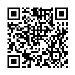 他温柔地帮她调整了一个舒服的姿势二维码生成