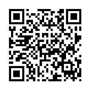 他现在躲在一棵大树的最顶端的枝桠上二维码生成