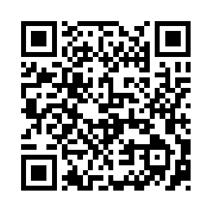 他甚至可以拿着一大把经典的英语歌曲二维码生成