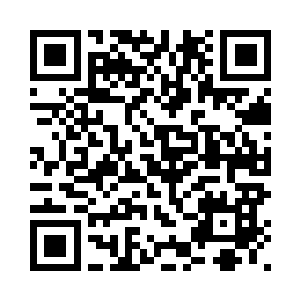 他用手狠狠地拍着自己心脏的位置二维码生成