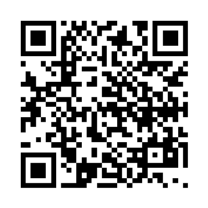 他的手轻轻地放在了李月茹的秀发上二维码生成