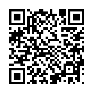 他的拳头之上便是有着一层黑色的火焰二维码生成